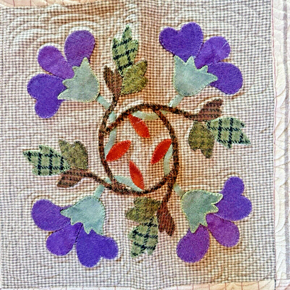 MUSEUM QUALITY Vintage Tulip Medallion Applique Antique Quilt Tapestry 57x45 - Picture 9 of 16